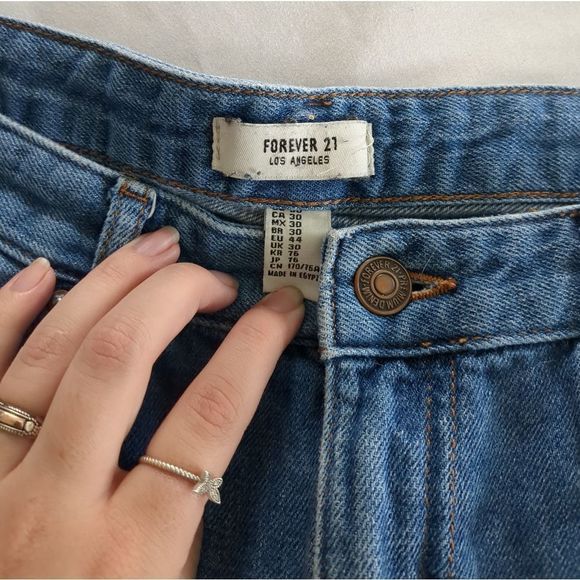 Forever 21 Baggy Straight Leg Distressed high Rise Blue Jeans Size 30 - Picture 4 of 8
